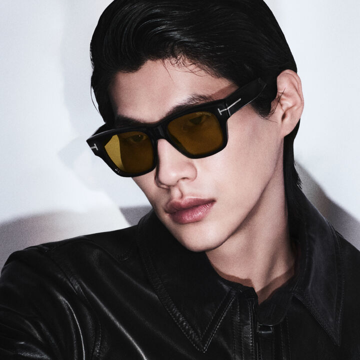 EYEWEAR